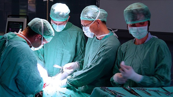 脑瘤不做手术能活多久