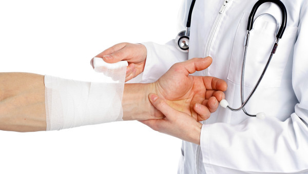 软组织损伤的保健要注重冷敷