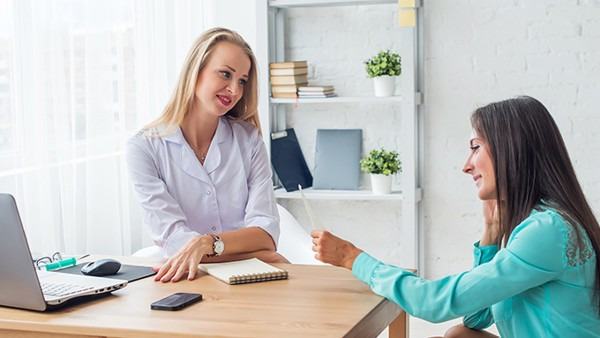 脸上的皮炎一直都不好怎么回事