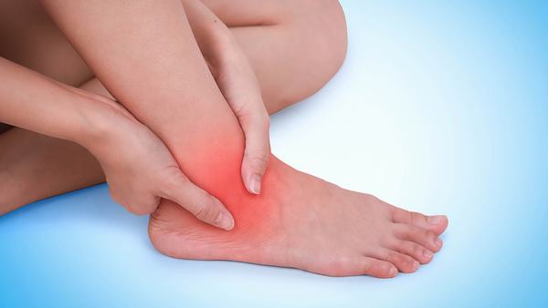 脚踝韧带损伤肿胀还能走路吗