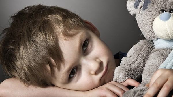 为什么孩子会的自闭症