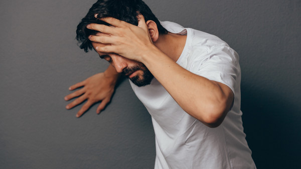 眼外伤疤痕怎么修复