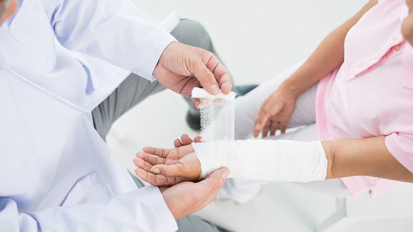 双侧骶髂关节炎位置