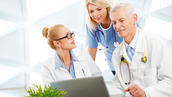 白癜风是怎么引起