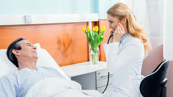 胃溃疡出血的症状及治疗