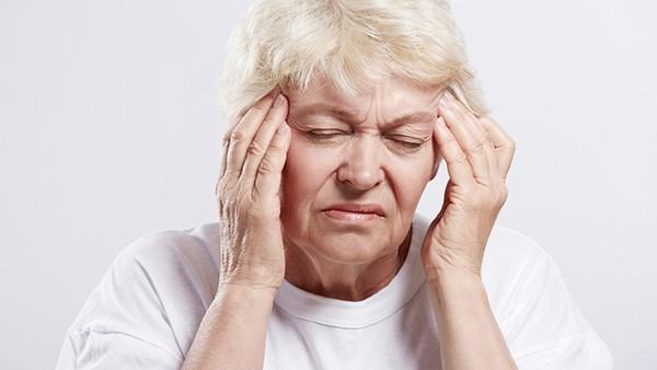 老年人起床太快易发中风