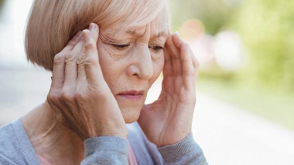 老年女性中风是传染病吗