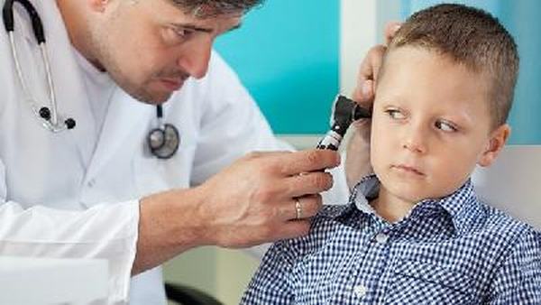 女子花3万打美容针导致面瘫