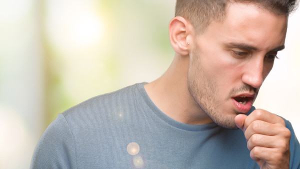 肺纤维化发作的具体原因是什么